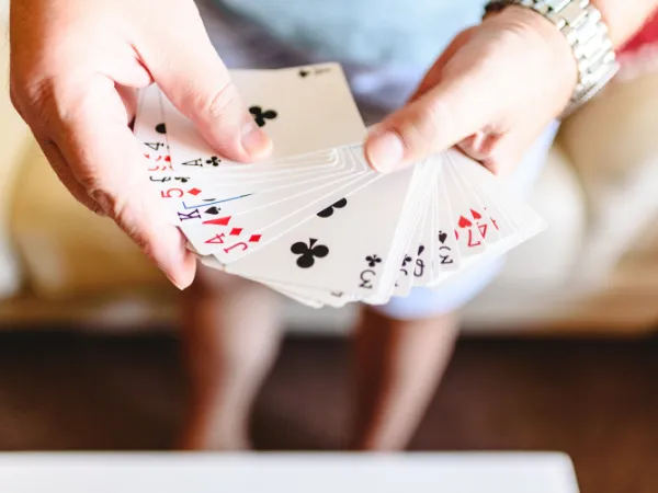 Disposition du tirage en croix avec le jeu de 32 cartes
